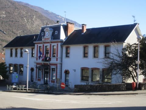 Élagueur Challes-les-Eaux