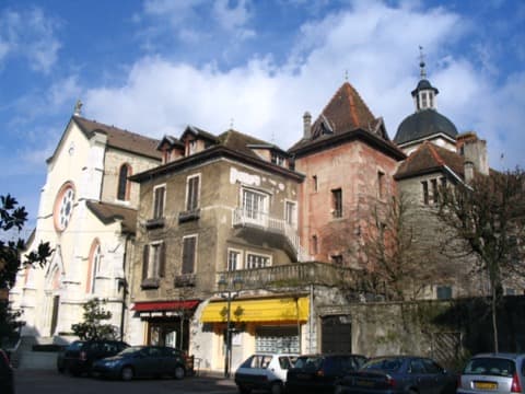 Élagueur Saint-Genix-les-Villages